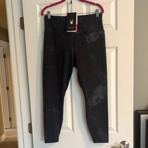 Spyder Active leggings- Large- high waisted 
NWT- black w deep blue pattern